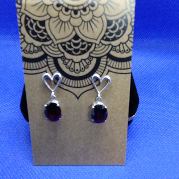 Lab Created Ruby set in 925 Sterling Silver. - Picture 1 of 4